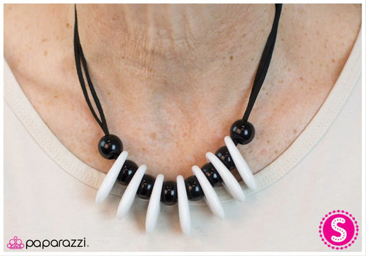 Paparazzi Necklace ~ Fearless Fascination - Black