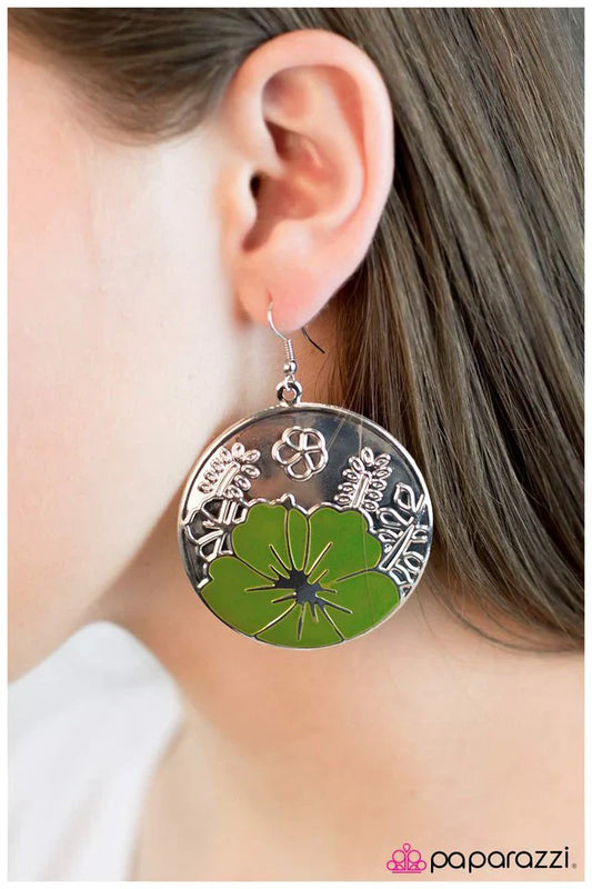 Paparazzi Earring ~ Welcome to Paradise - Green