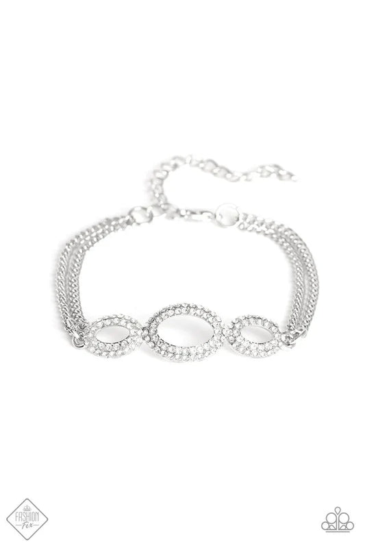 Paparazzi Bracelet ~ Timelessly Metropolitan - White