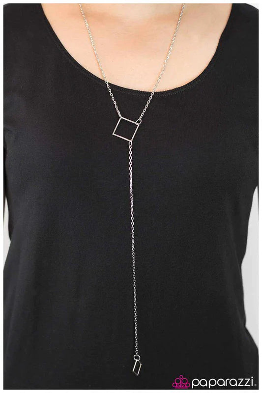 Paparazzi Necklace ~ The Bare Minimum - Silver
