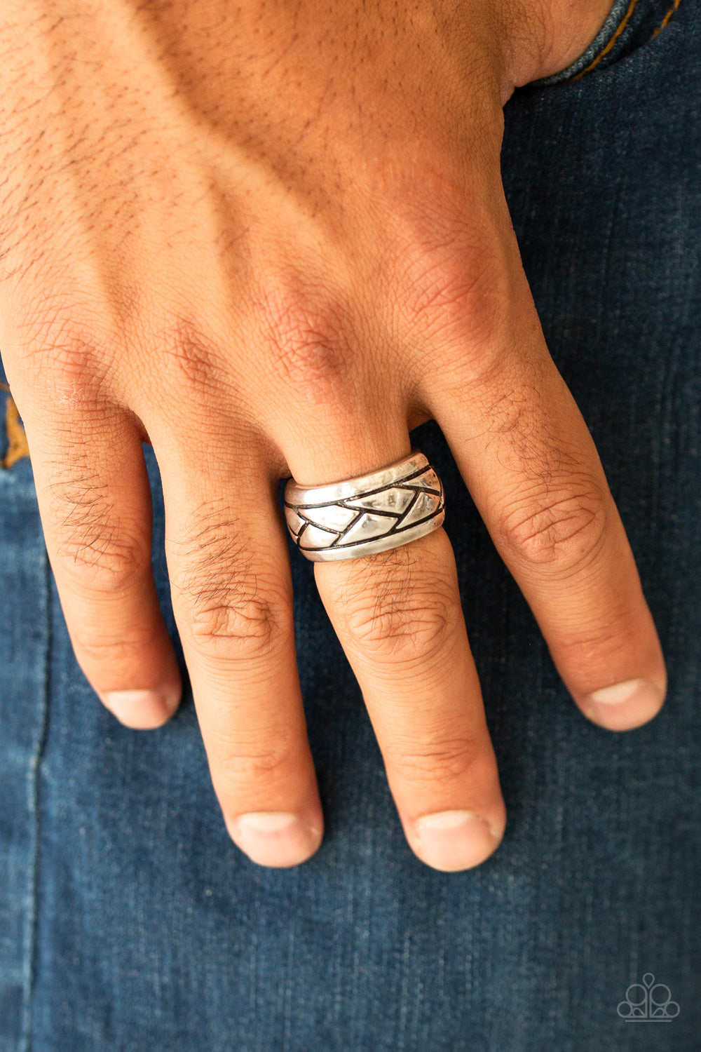 Incline - Silver - Paparazzi Ring Image