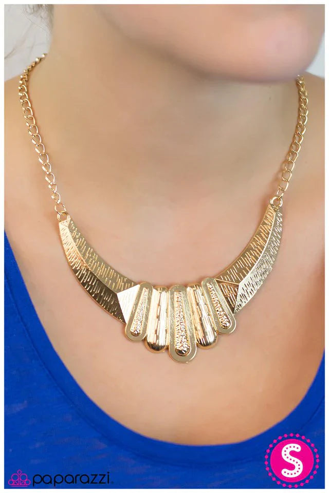 Paparazzi Necklace ~ Golden Contender - Gold