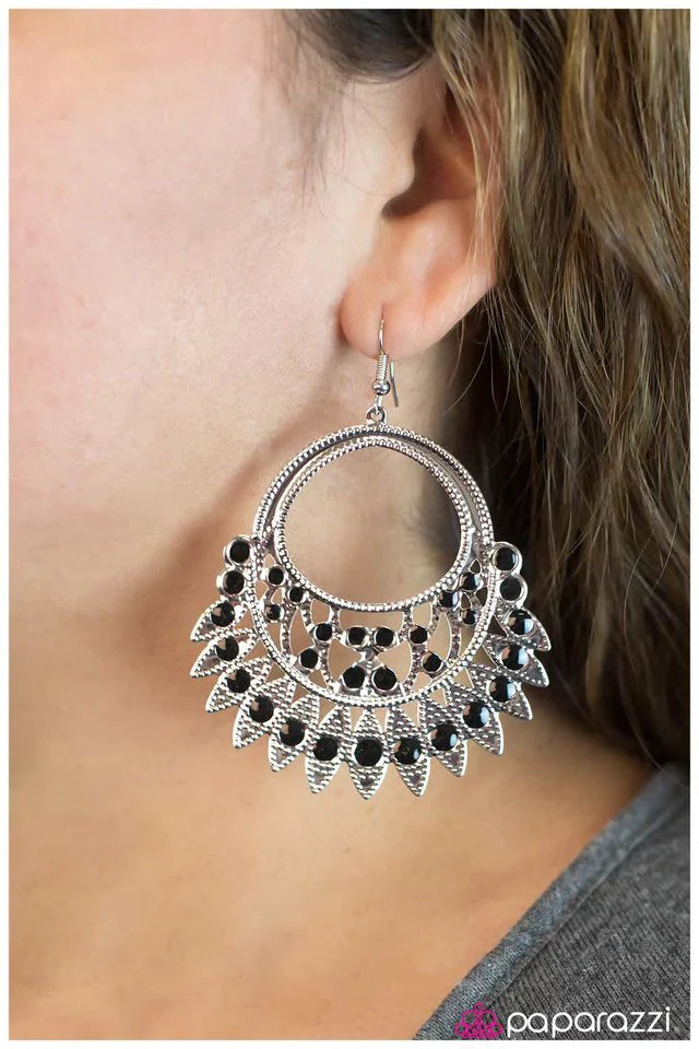 Paparazzi Earring ~ Take Notice - Black