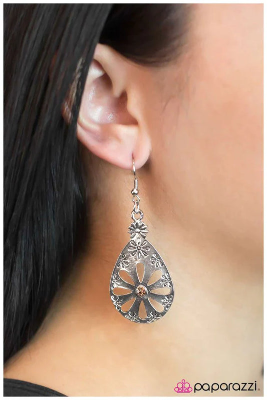 Paparazzi Earring ~ Daisy Chain - Brown