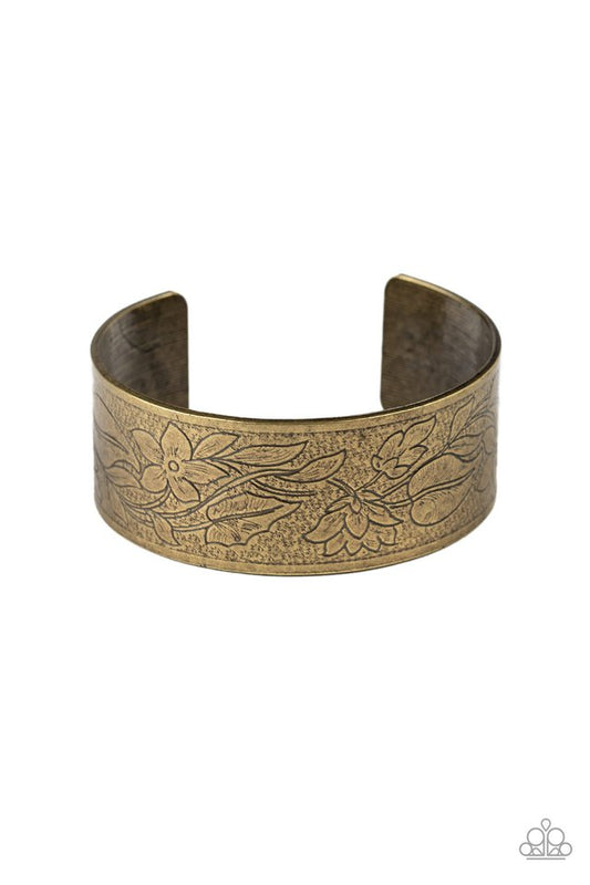 Paparazzi Bracelet ~ Garden Variety - Brass