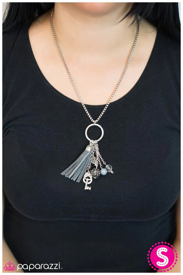 Paparazzi Necklace ~ On The Outskirts - Silver