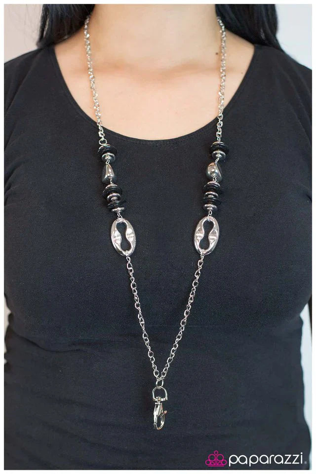 Paparazzi Necklace ~ Its Not Always Black and White - Black