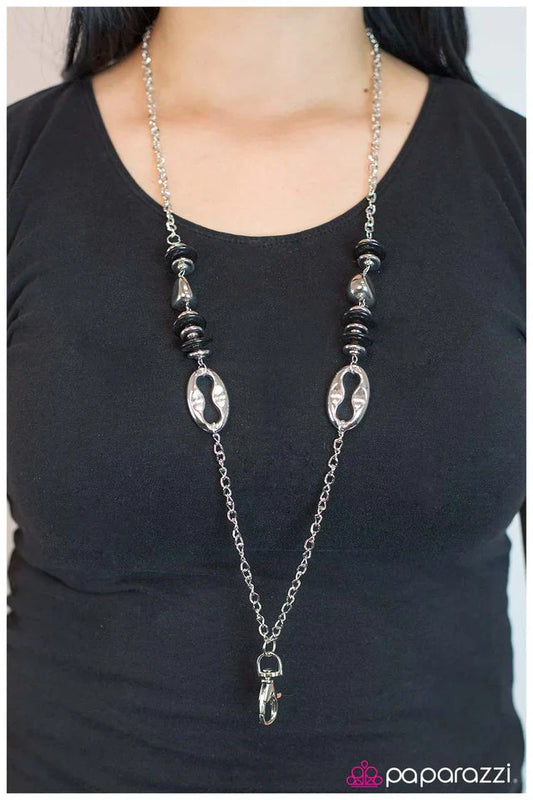 Paparazzi Necklace ~ Its Not Always Black and White - Black