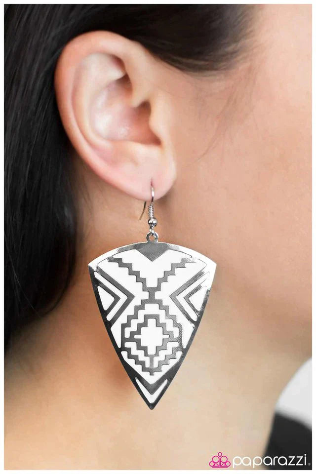 Paparazzi Earring ~ Land Of the Lost - White