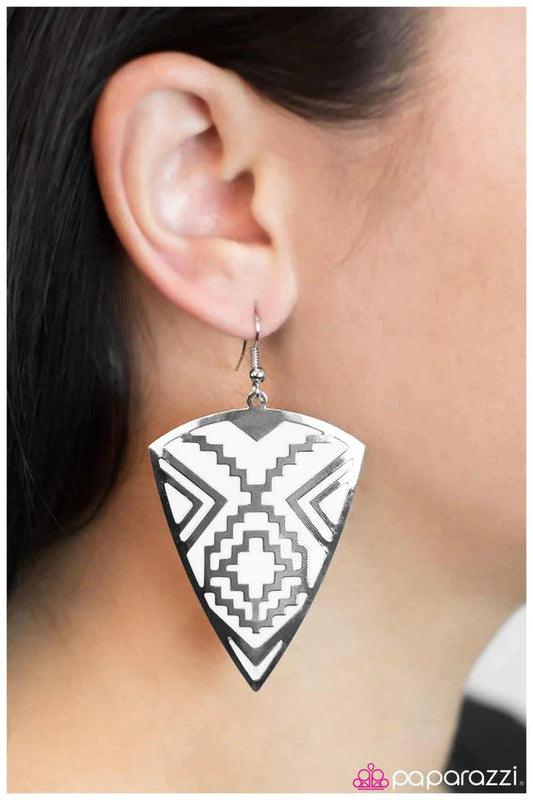Paparazzi Earring ~ Land Of the Lost - White