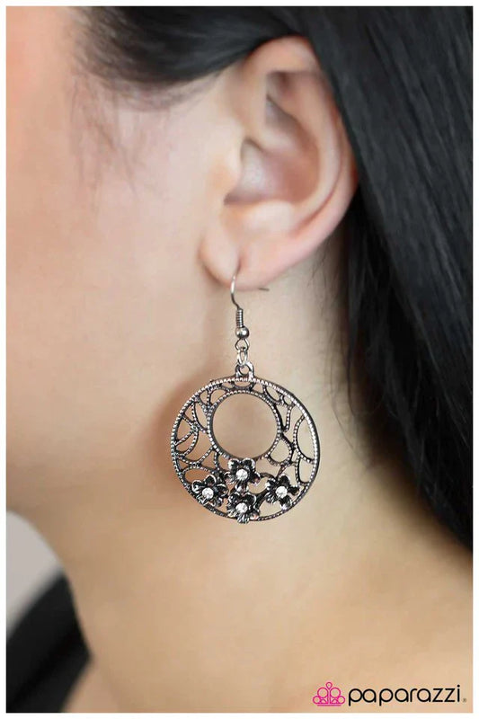 Paparazzi Earring ~ Dixie Chick - White