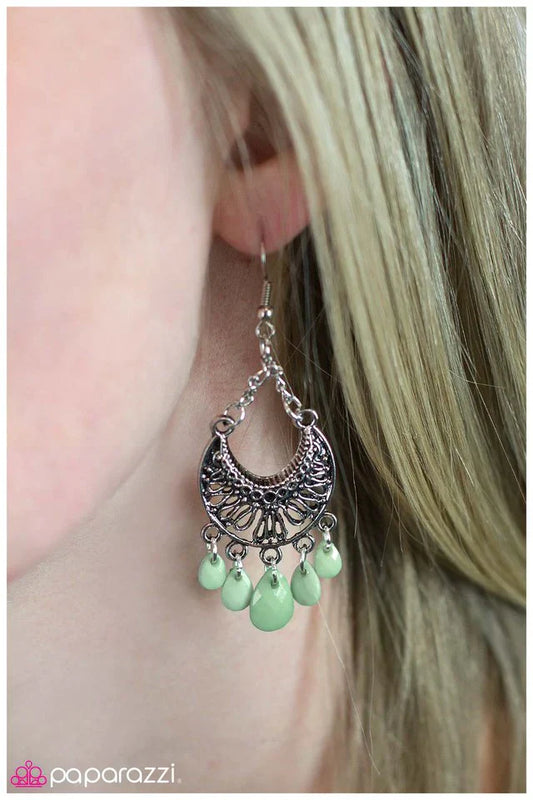 Paparazzi Earring ~ Ask For the Moon - Green