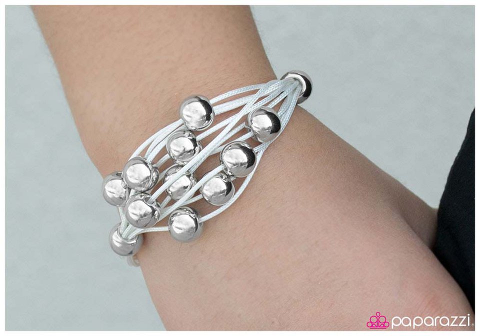 Paparazzi Bracelet ~ Strike A Chord - White