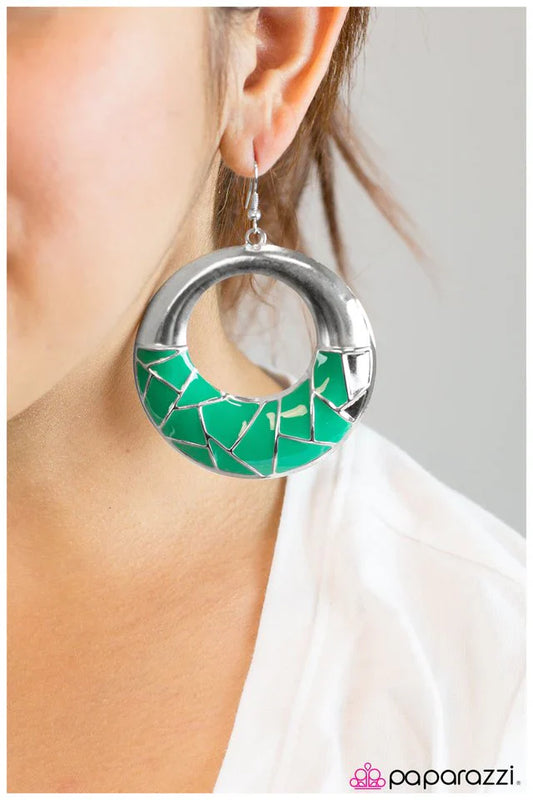 Paparazzi Earring ~ It Girl - Green