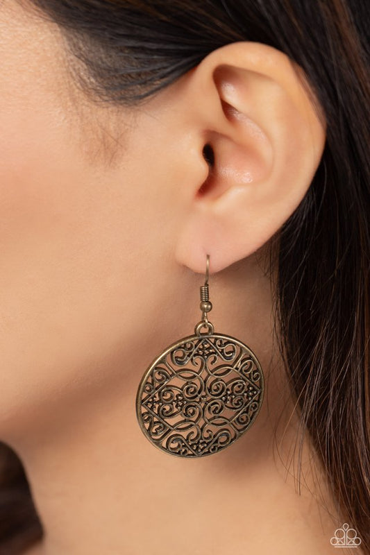 Dubai Décor - Brass - Paparazzi Earring Image
