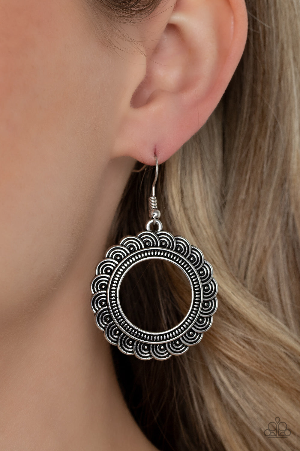​Mayan Mardi Gras - Paparazzi Earring Image