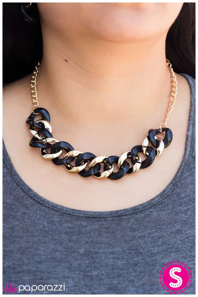 Paparazzi Necklace ~ Join Forces - Black