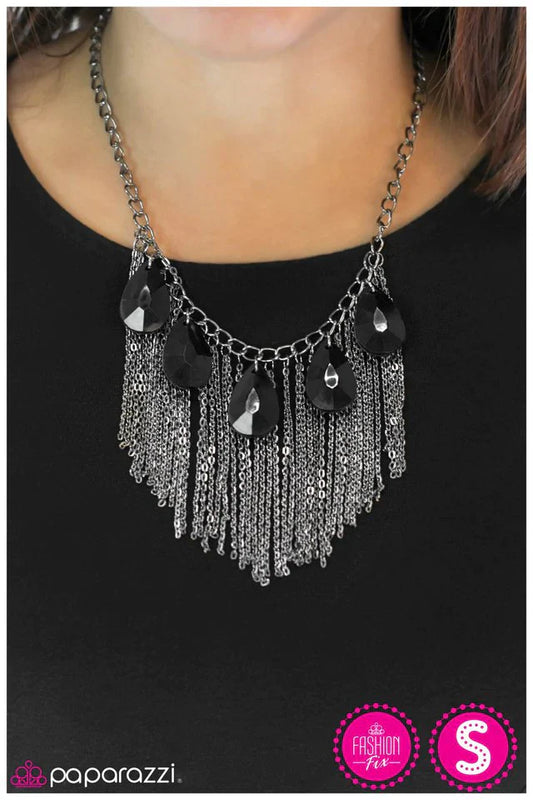 Paparazzi Necklace ~ Royal Arrival - Black