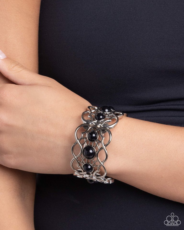 Very Versailles - Black - Paparazzi Bracelet Image