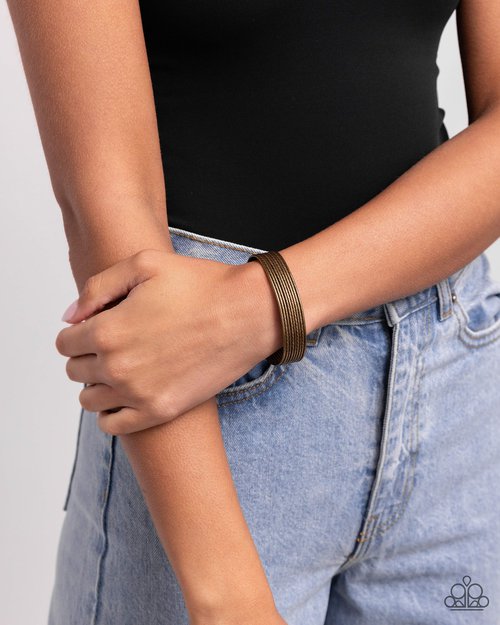 ​Limitlessly Layered - Brass - Paparazzi Bracelet Image