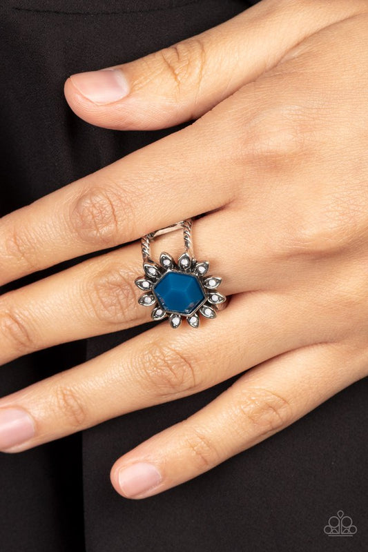 ���Wonderfully Wallflower - Blue - Paparazzi Ring Image
