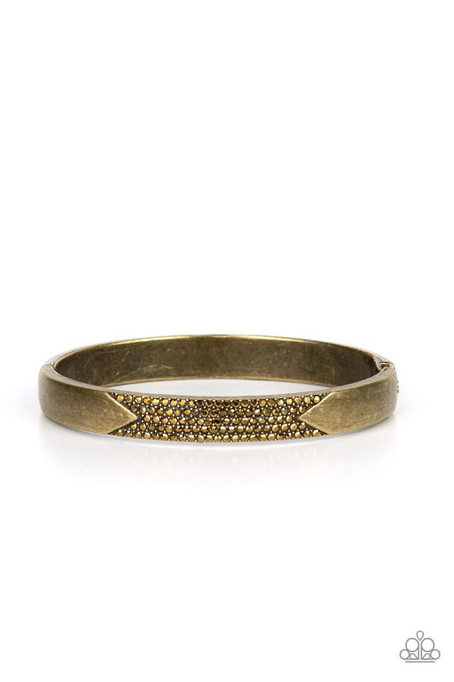 Radiant Edge - Brass - Paparazzi Bracelet Image