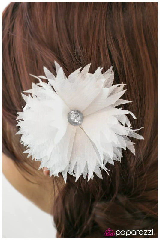 Paparazzi Hair Accessories ~ I Wanna Be Serrated - White