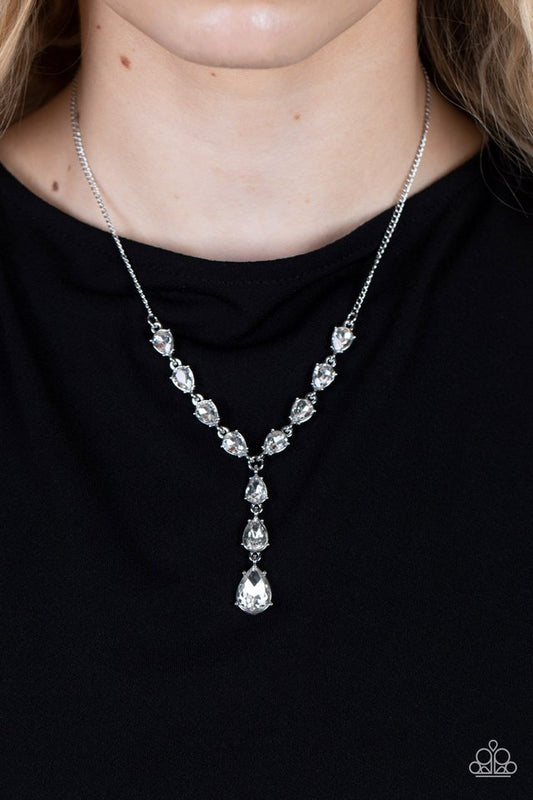 ���Park Avenue A-Lister - White - Paparazzi Necklace Image