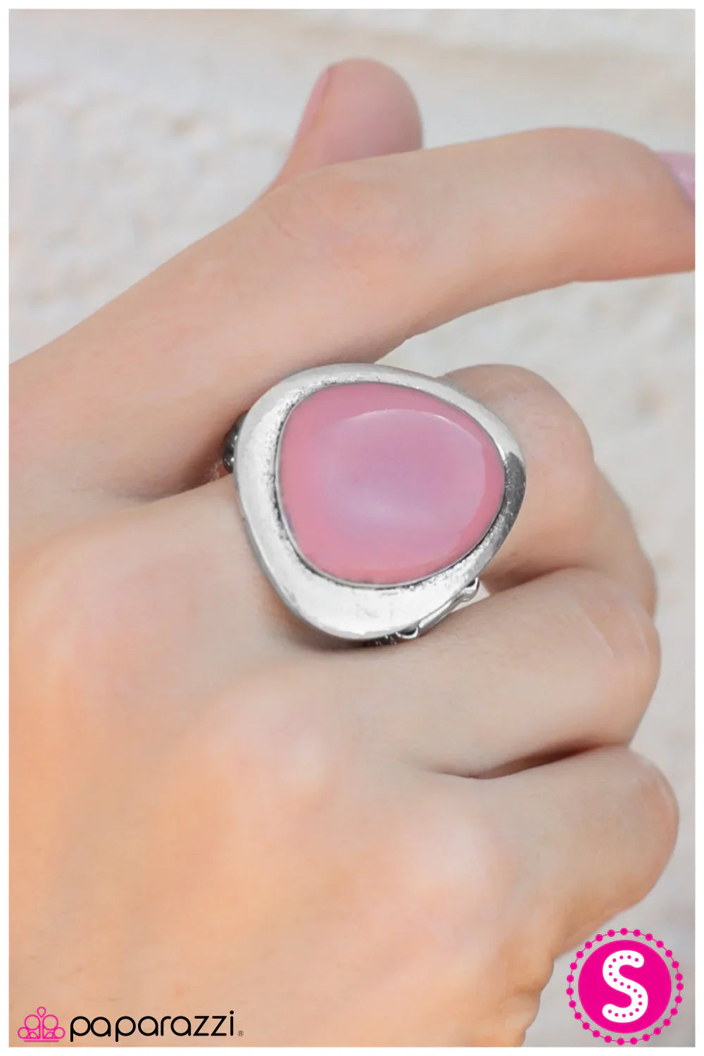Paparazzi Ring ~ Oh My Darlin  - Pink