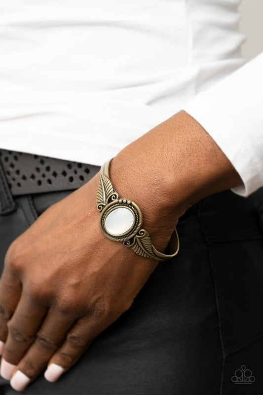 ���Serendipitous Sojourn - Brass - Paparazzi Bracelet Image