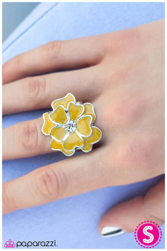 Paparazzi Ring ~ Dandy Dandelion - Yellow