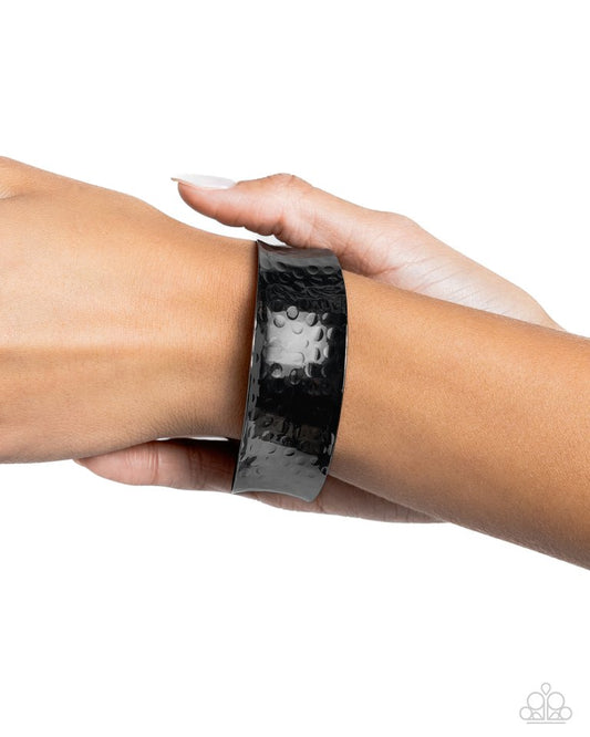 Urban Ore - Black - Paparazzi Bracelet Image