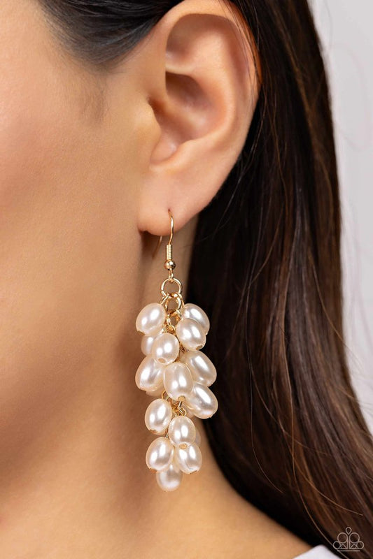 Pearl Posse - Gold - Paparazzi Earring Image
