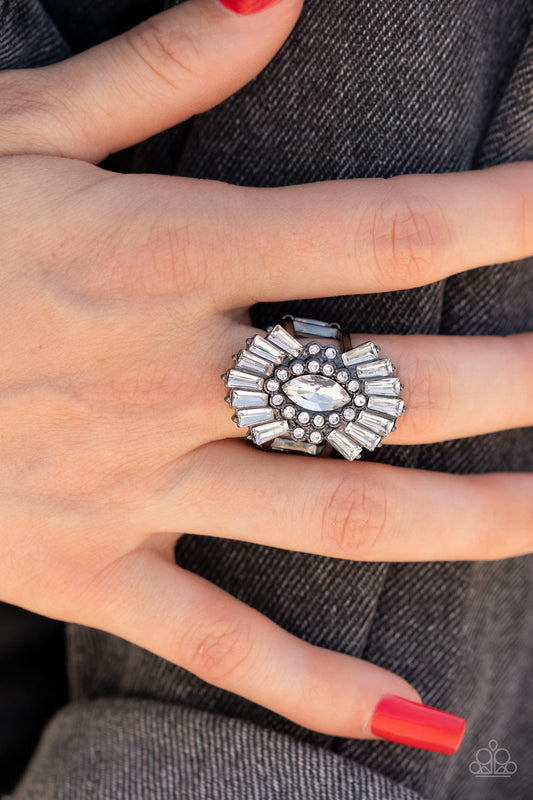 Paparazzi Ring ~ Daringly Deco - Black