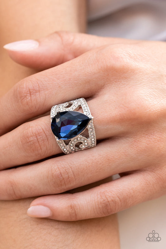 Paparazzi Ring ~ Kinda a Big Deal - Blue