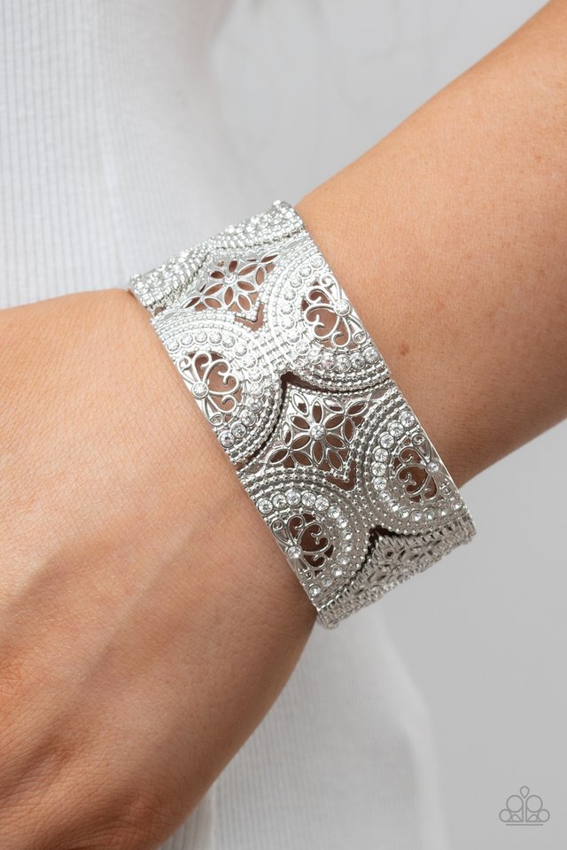 Wheeling and Dealing - White - Paparazzi Bracelet Image