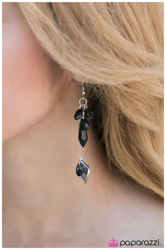 Paparazzi Earring ~ LEAFing So Soon?- Black