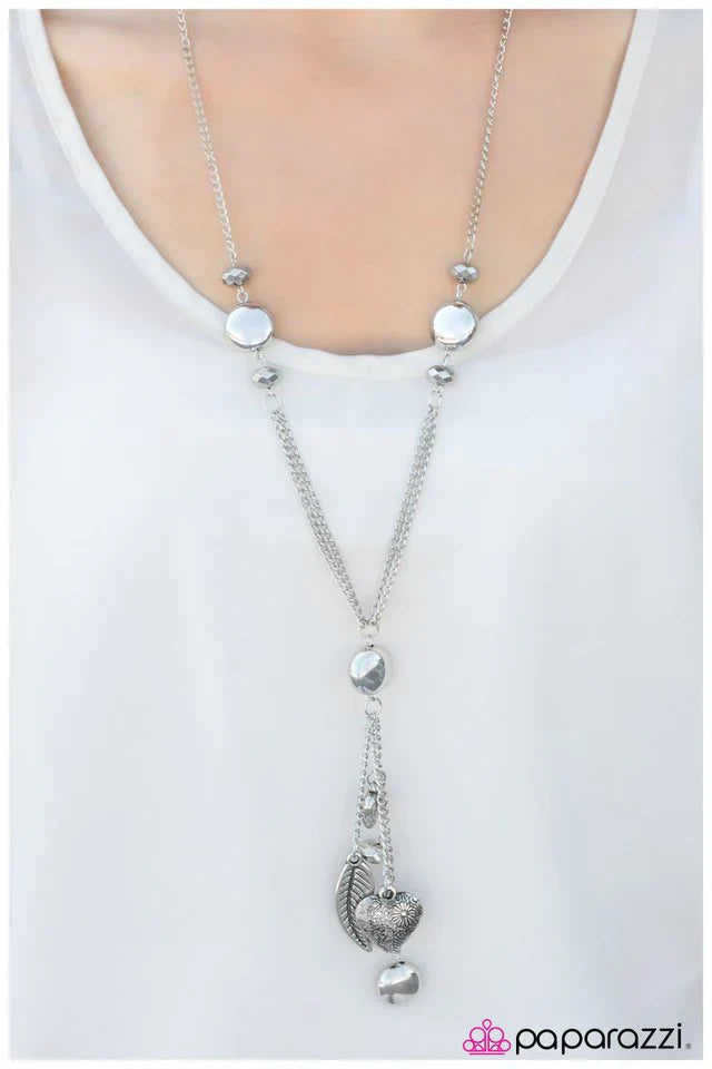Paparazzi Necklace ~ A Pinch of Pizzazz - Silver
