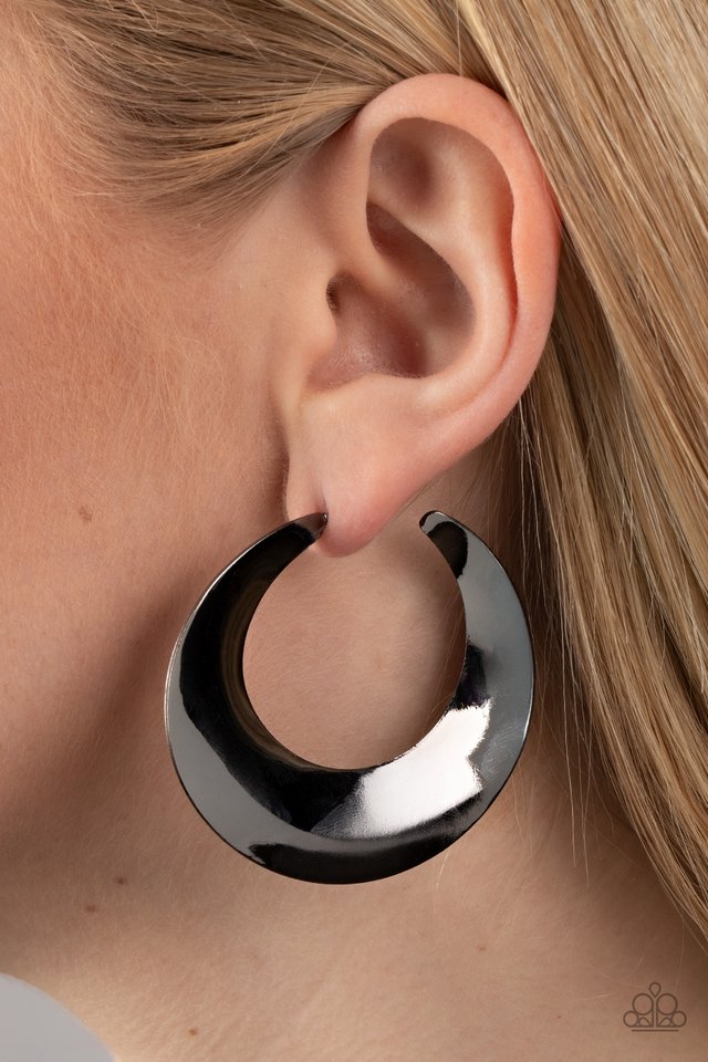 Power Curves - Black - Paparazzi Earring Image