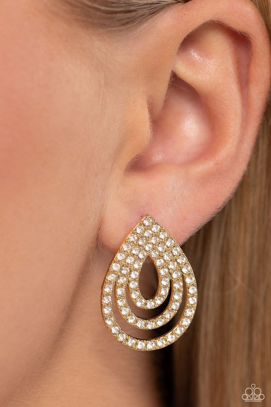 Red Carpet Reverie - Gold - Paparazzi Earring Image