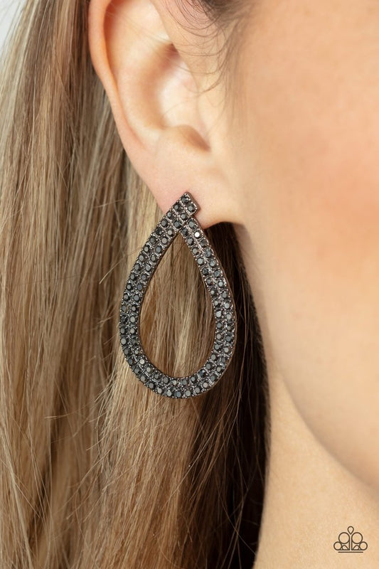 Diva Dust - Black - Paparazzi Earring Image