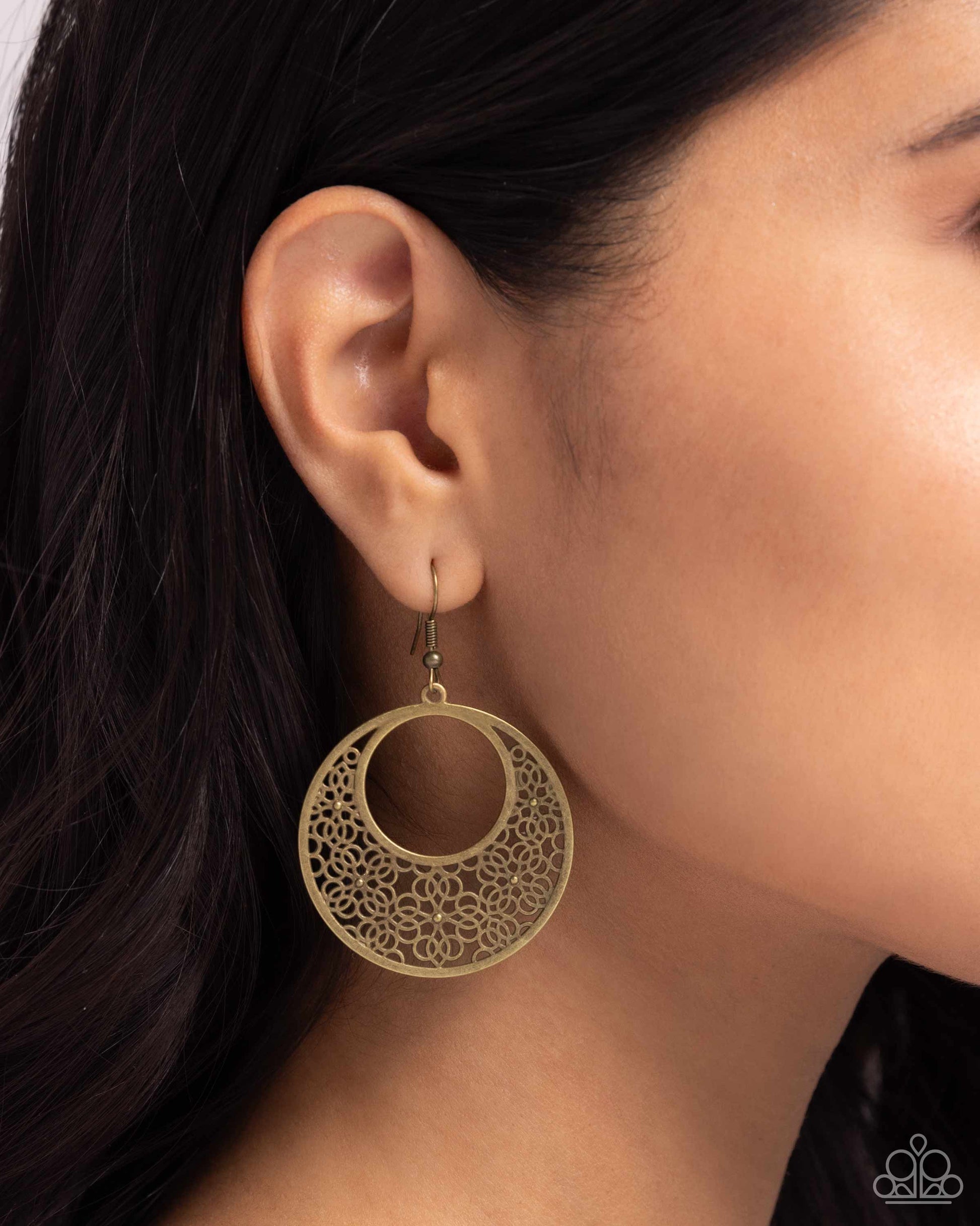 Mandala Paradise - Brass - Paparazzi Earring Image