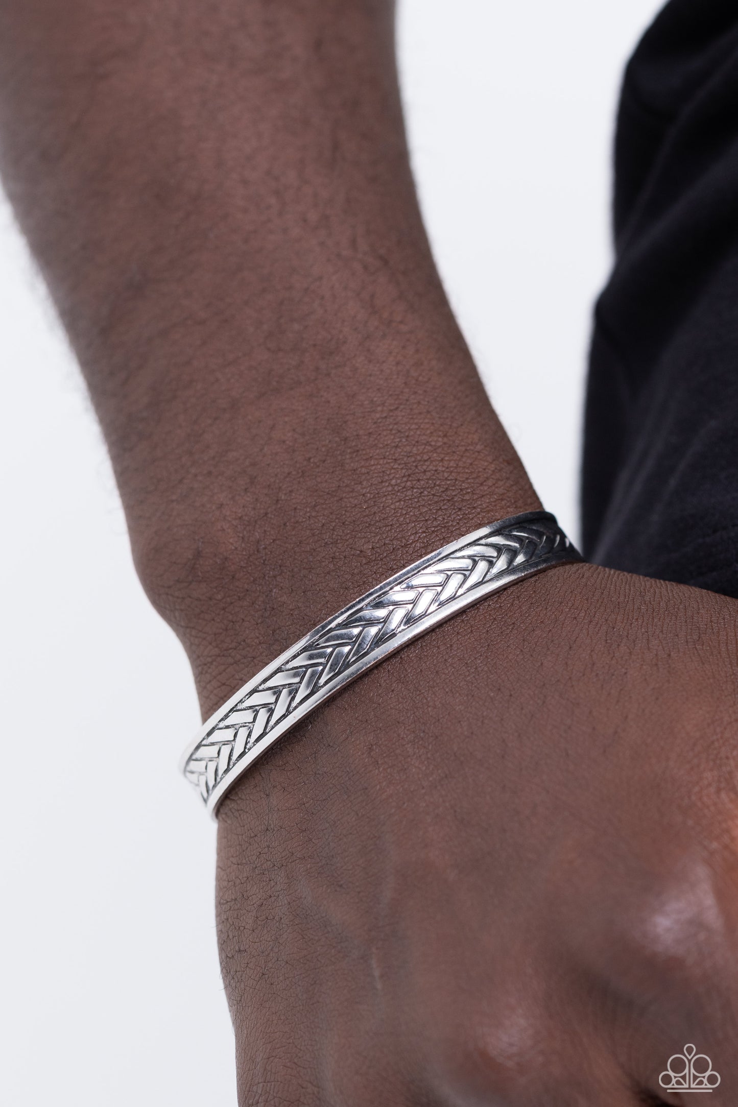Terra Tread - Silver - Paparazzi Bracelet Image
