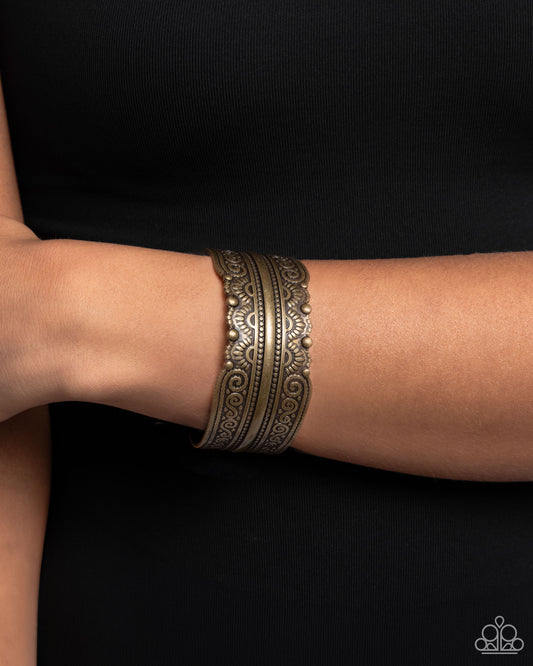 Into the Horizon - Brass - Paparazzi Bracelet Image