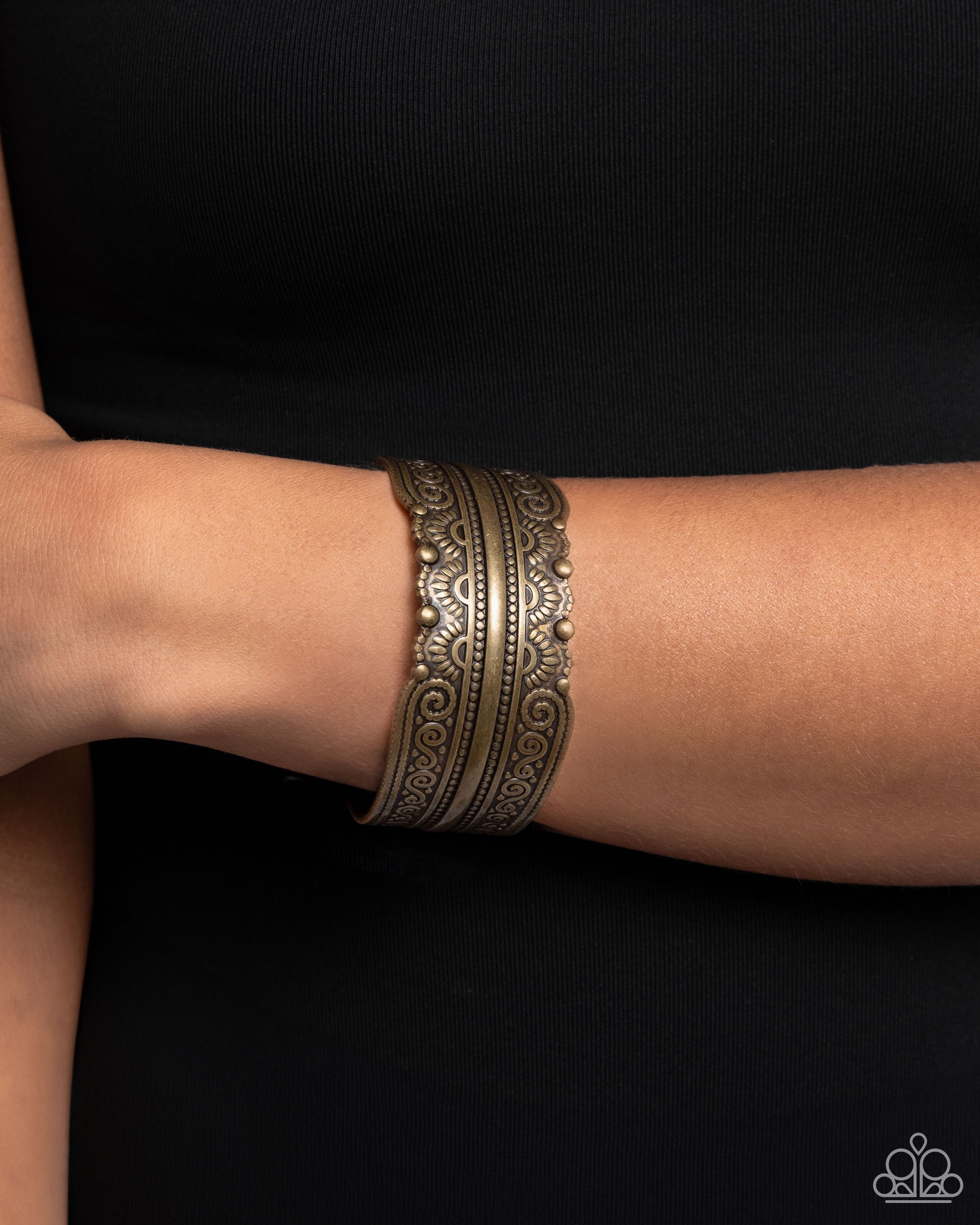 Into the Horizon - Brass - Paparazzi Bracelet Image