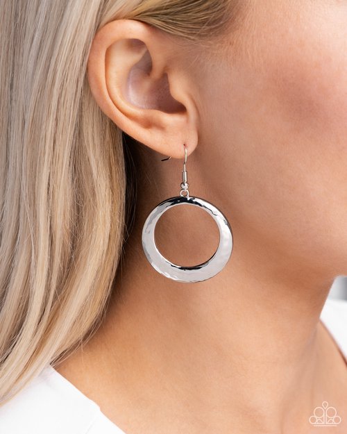 Retro Radius - Silver - Paparazzi Earring Image