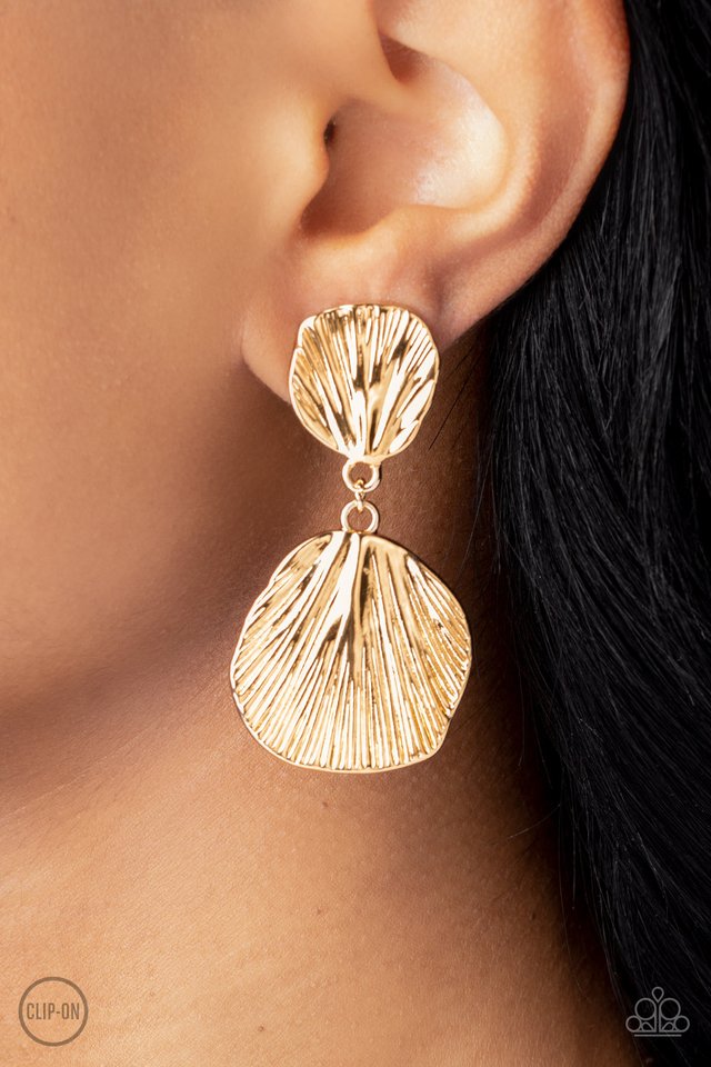 Metro Mermaid - Gold - Paparazzi Earring Image