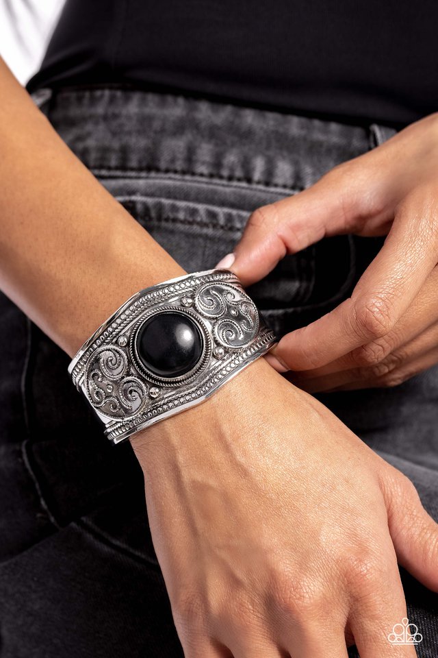 Prairie Romance - Black - Paparazzi Bracelet Image