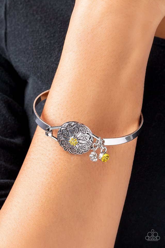 Fleur de Prairie - Yellow - Paparazzi Bracelet Image