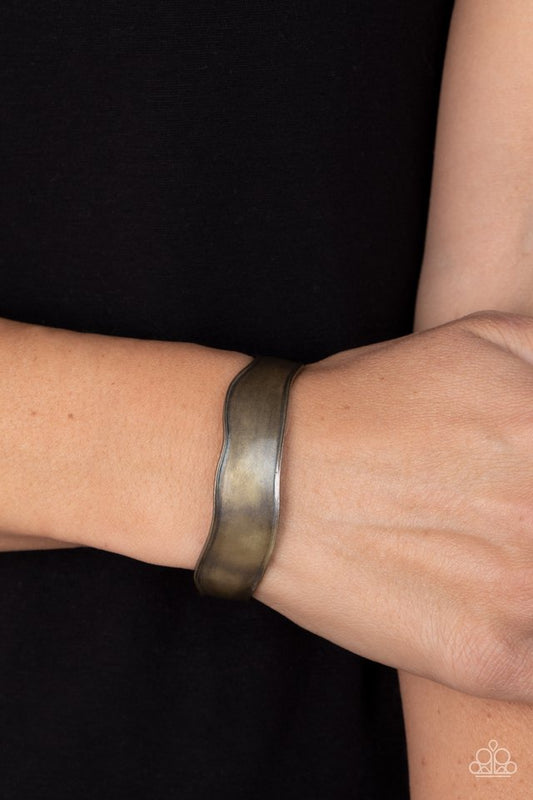 Wayward Waves - Brass - Paparazzi Bracelet Image
